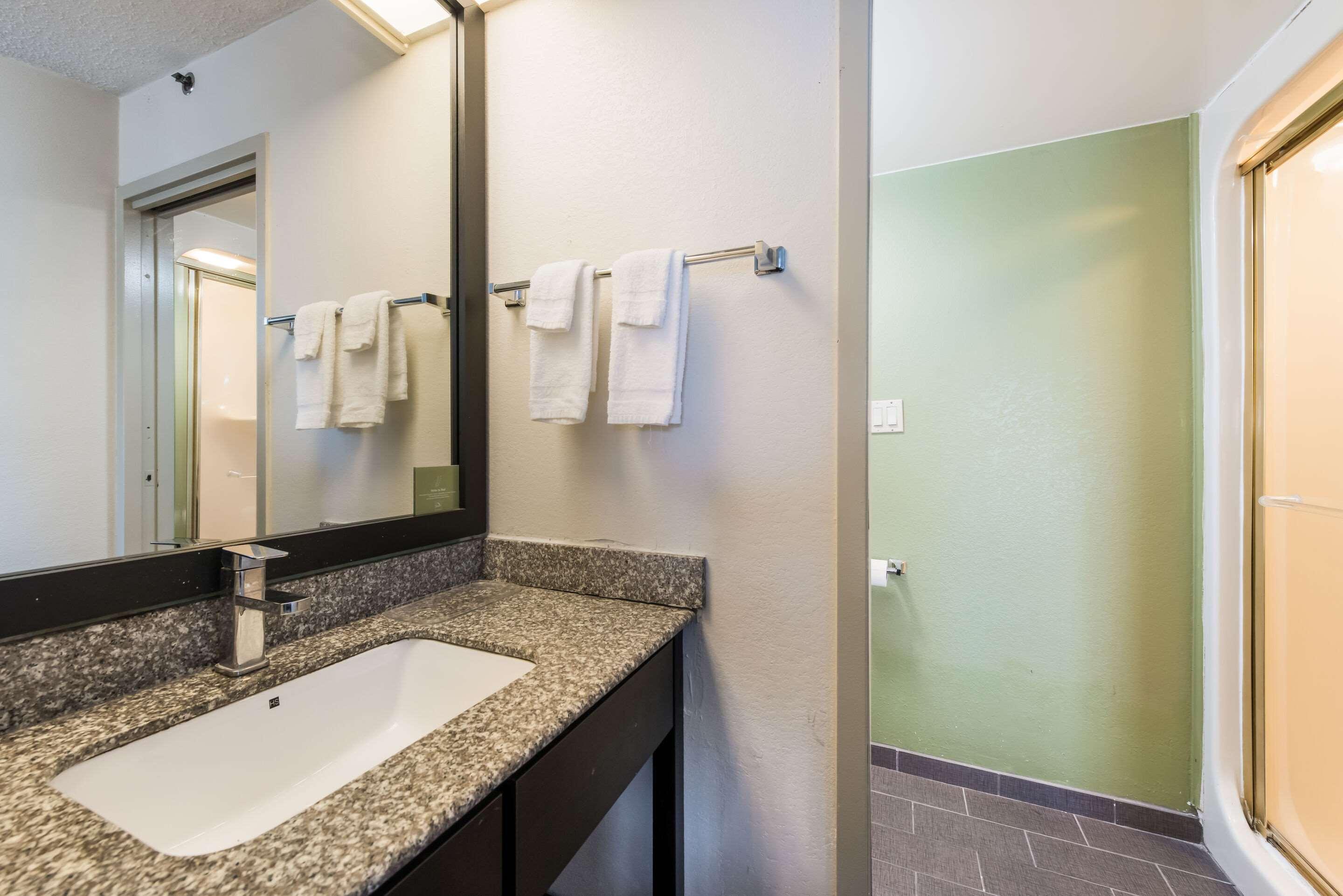 Rodeway Inn Powell Bagian luar foto